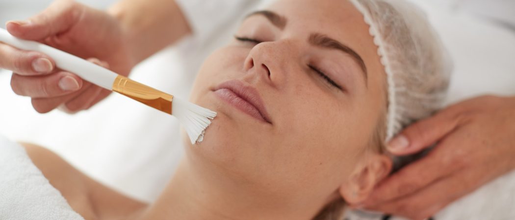 Ansigtsbehandlinger og dybderens.